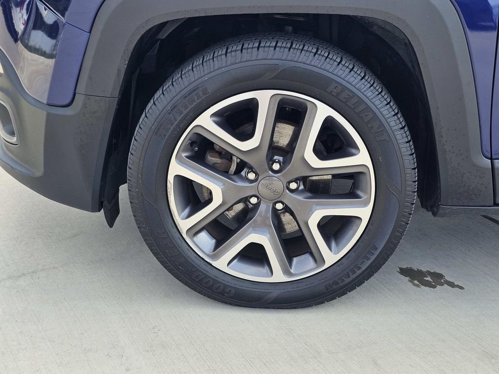 Used 2017 Blue Jeep Latitude image 7