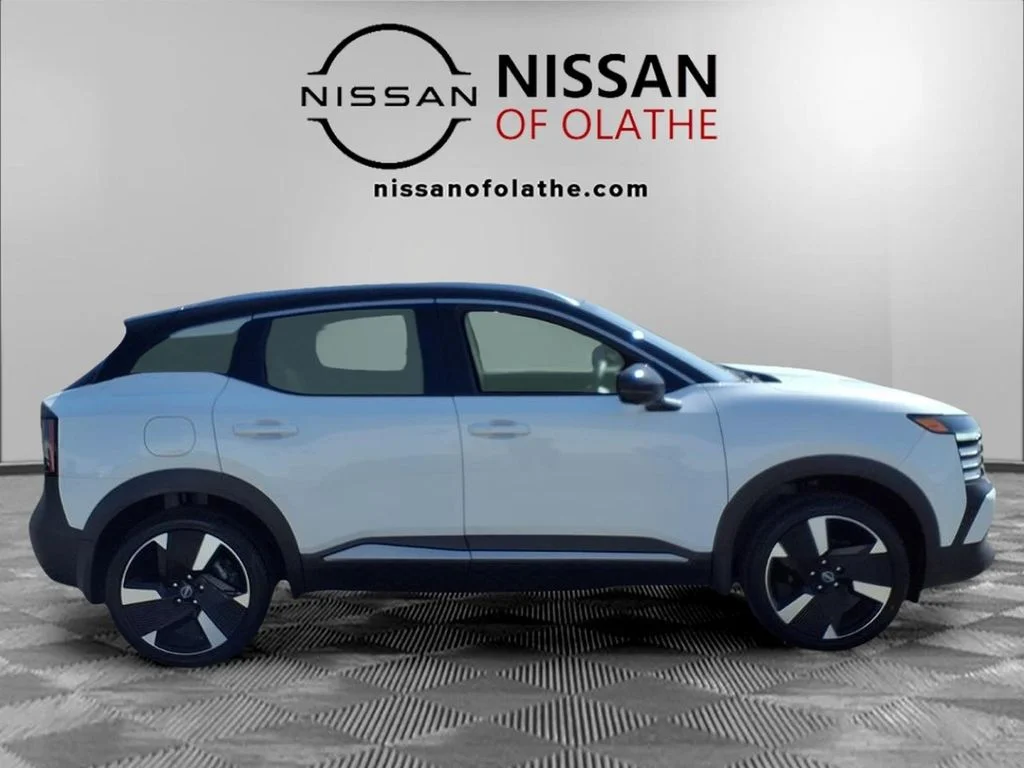 Used 2025 White Nissan SR image 29