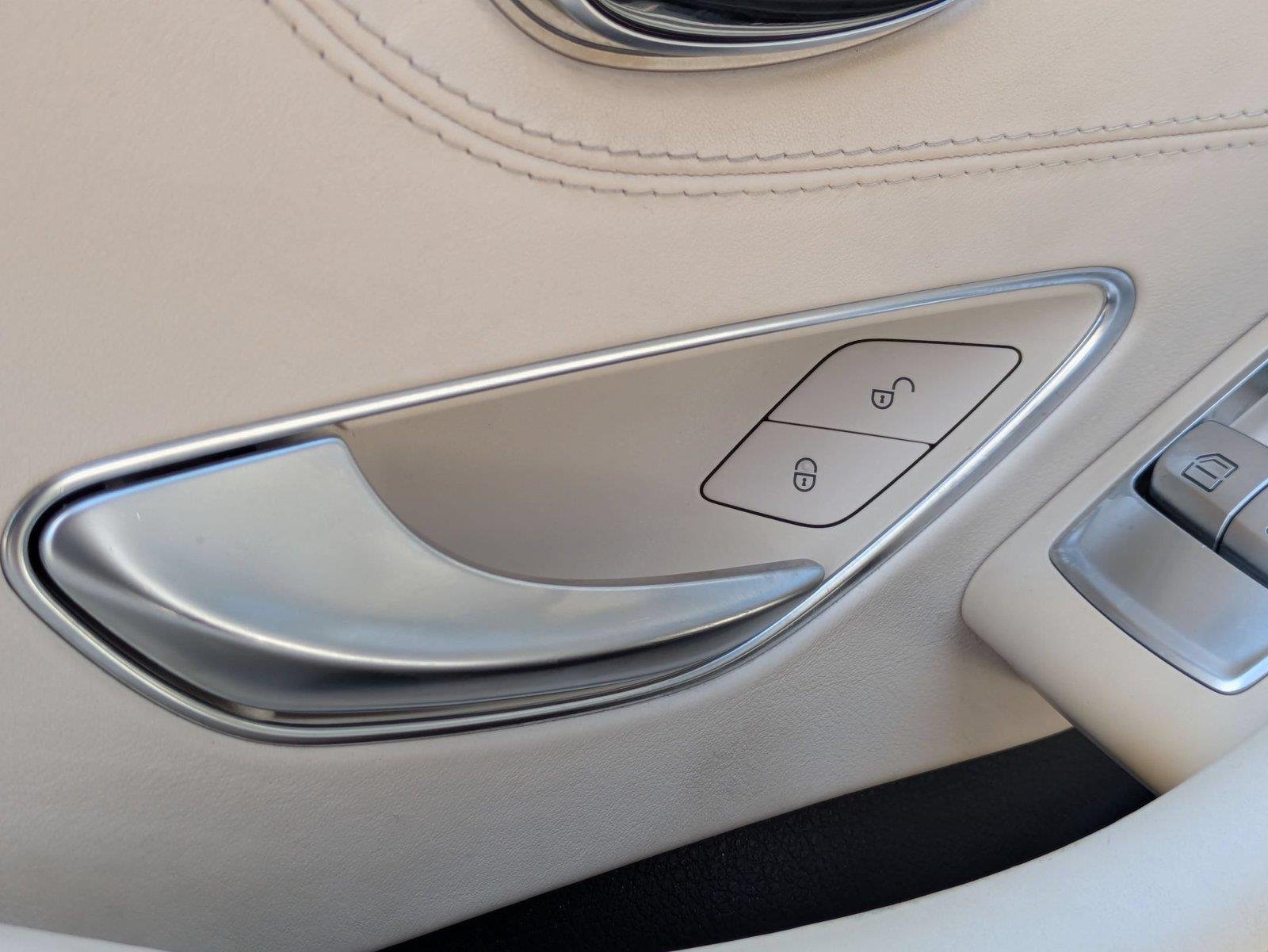 Used 2018 designo Diamond White Metallic Mercedes-Benz S 560 image 14