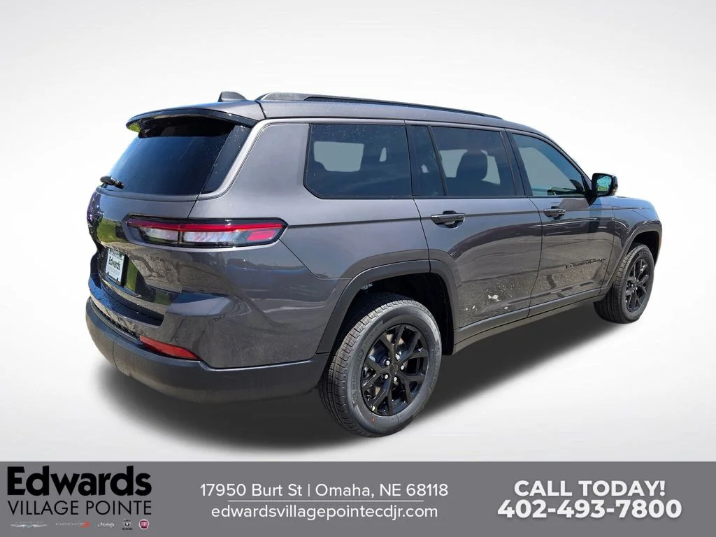 New 2026 Baltic Gray Metallic Clear-Coat Exterior Paint Jeep Laredo image 3