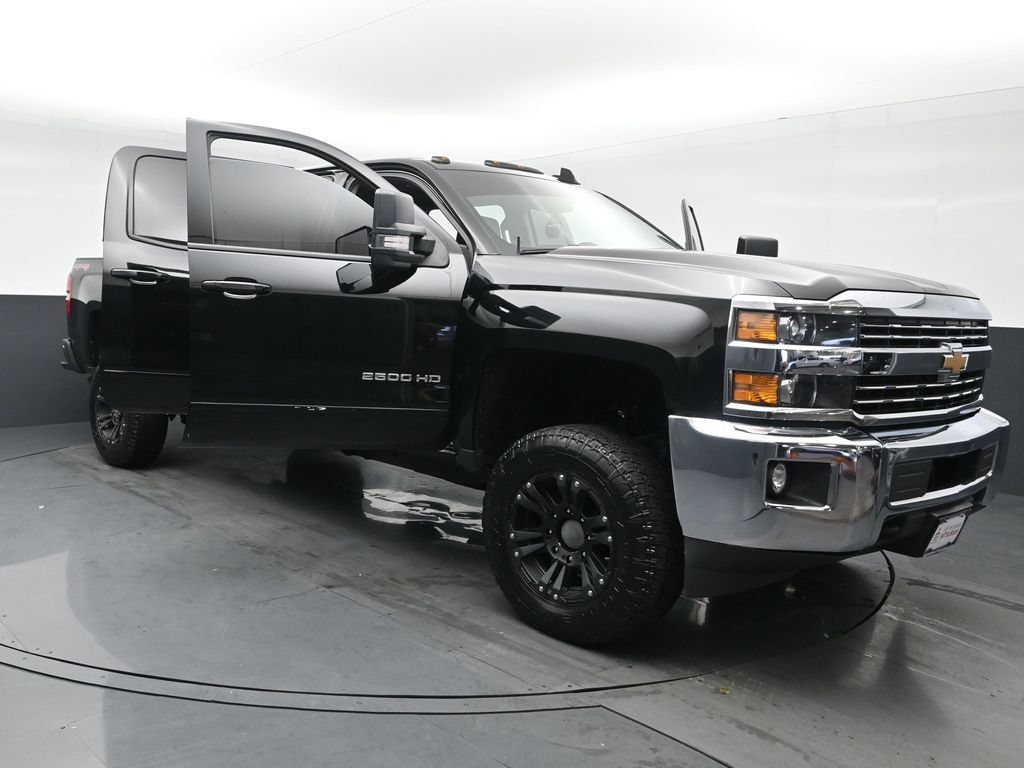 Used 2015 Black Chevrolet LT image 27