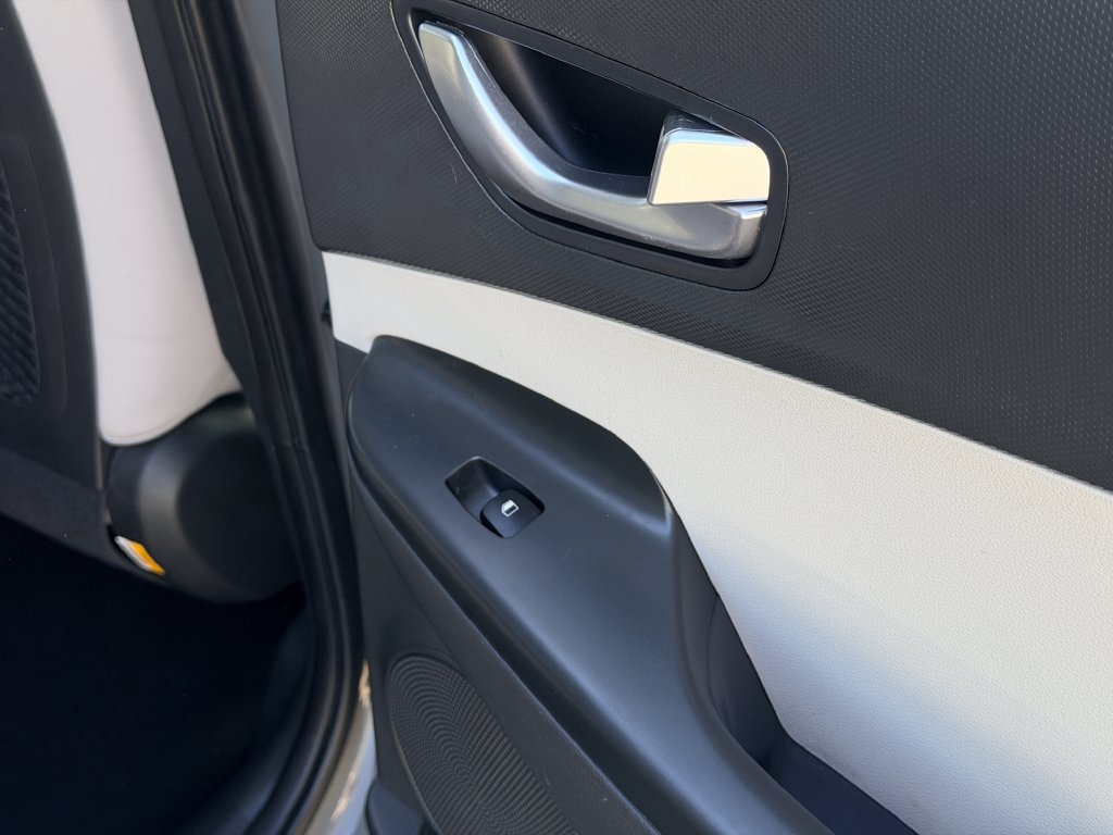 2023 Hyundai Kona EV SE - Photo 15