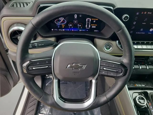 Used 2025 Summit White Chevrolet ZR2 image 18