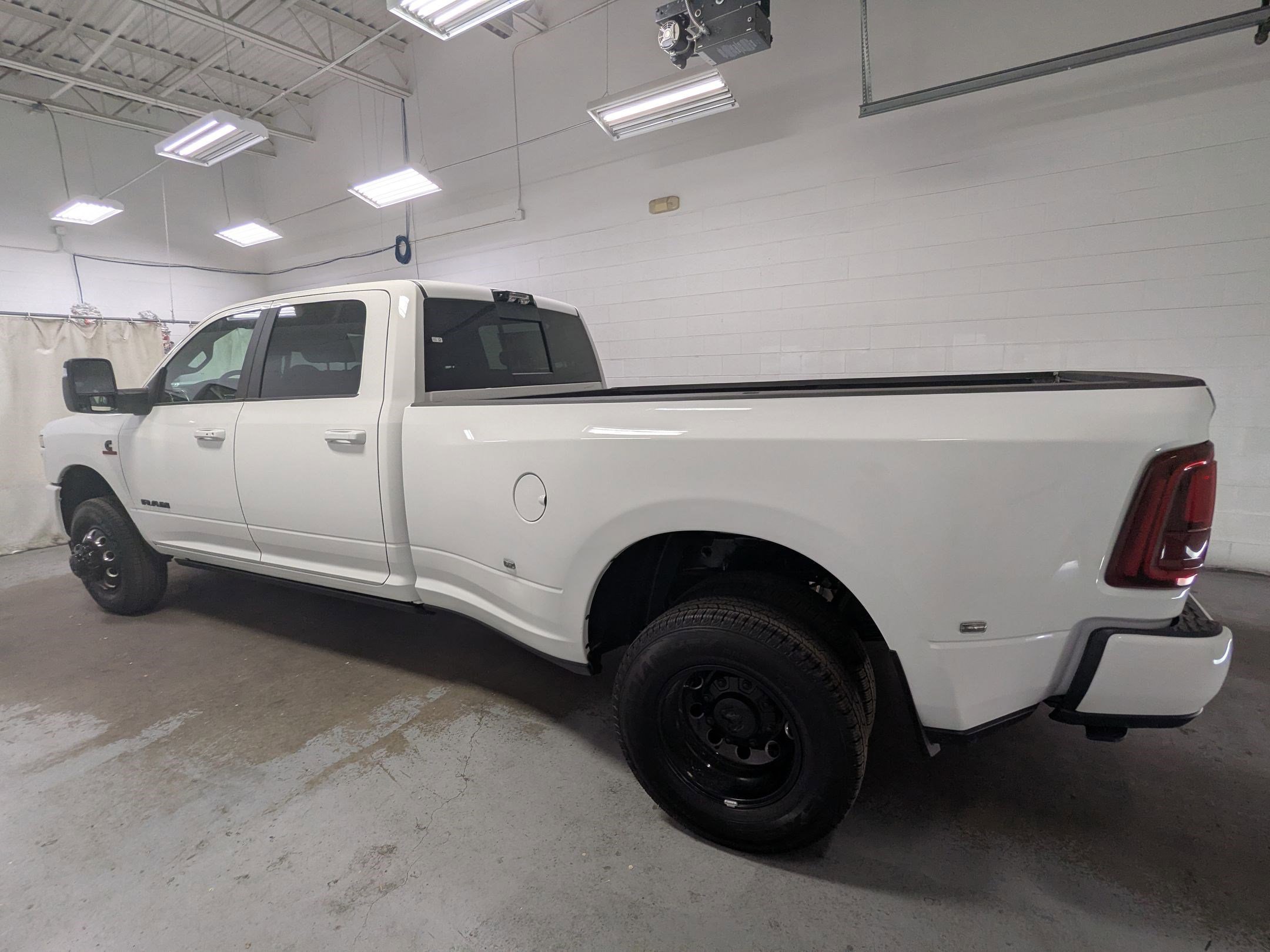 New 2026 Bright White Clear-Coat Exterior Paint RAM Laramie image 8