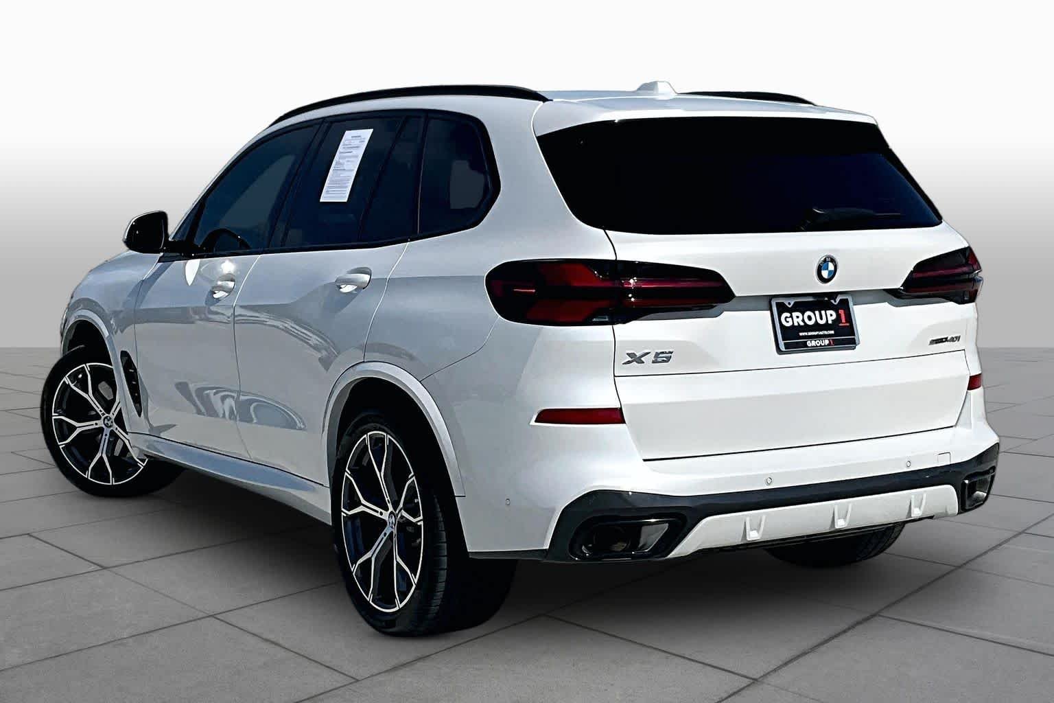 Used 2024 Mineral White Metallic BMW sDrive40i image 11
