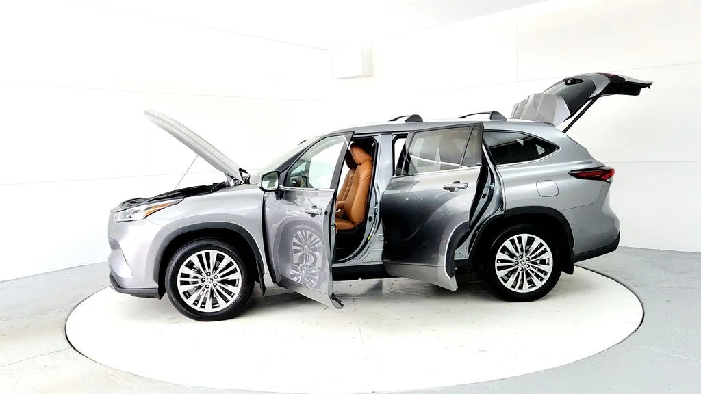 2026 Toyota Highlander Platinum - Photo 10