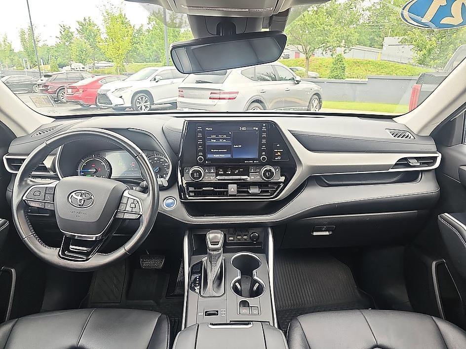 Used 2021 Blizzard Pearl Toyota Hybrid XLE image 33