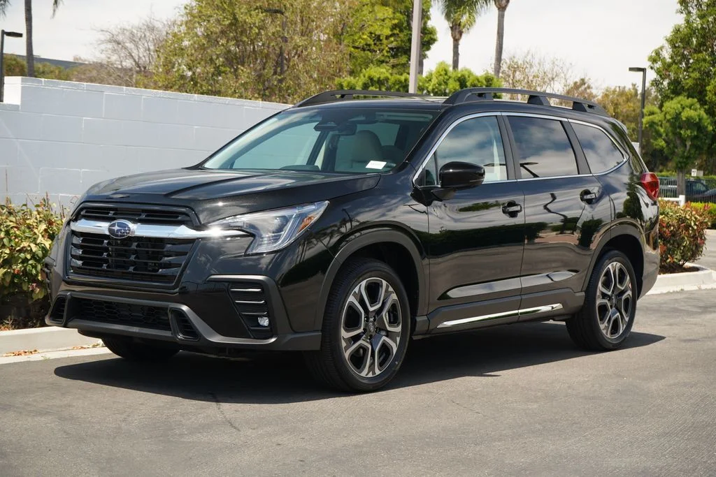 2026 Subaru Ascent Limited 7 Passenger's photo