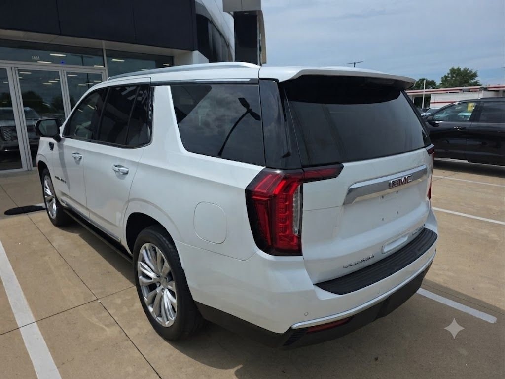 Used 2023 White Frost Tricoat GMC Denali image 4
