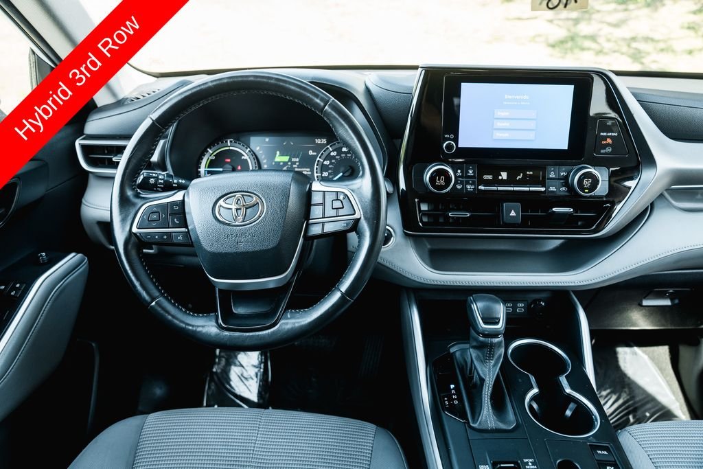 Used 2023 Wind Chill Pearl Toyota LE image 13