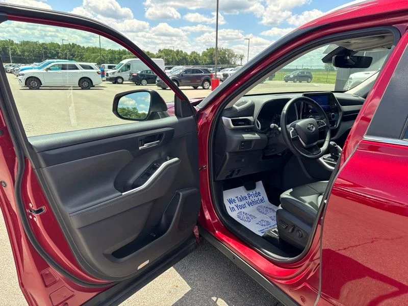 Used 2023 Red Toyota XLE image 21
