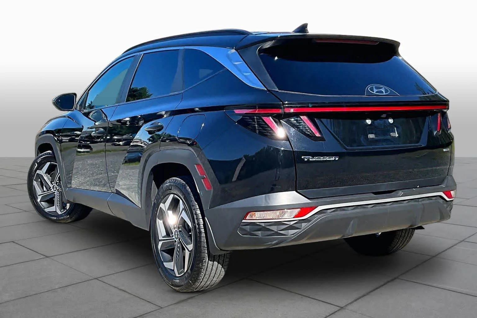 Used 2024 Black Pearl Hyundai SEL image 12