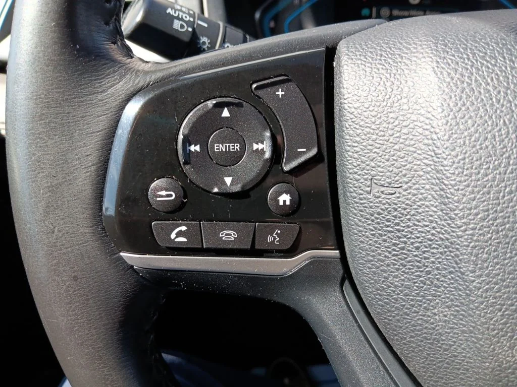 Used 2018 White Diamond Pearl Honda EX-L image 20
