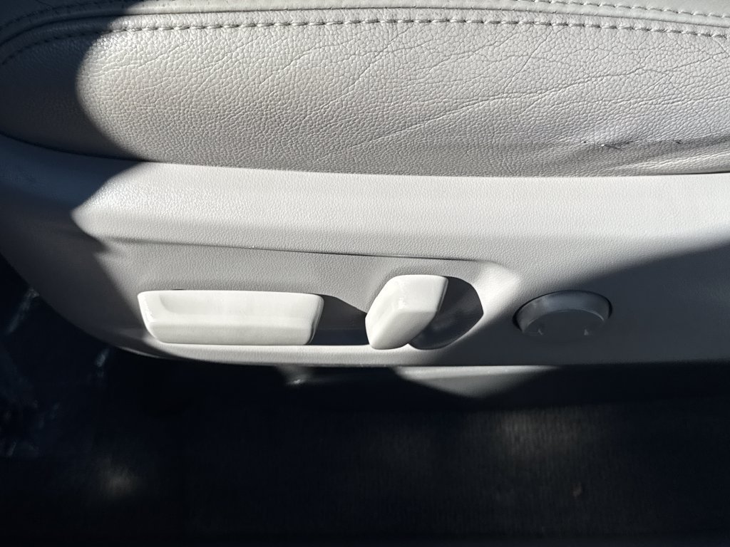 Used 2017 Gray Toyota XLE Premium image 49