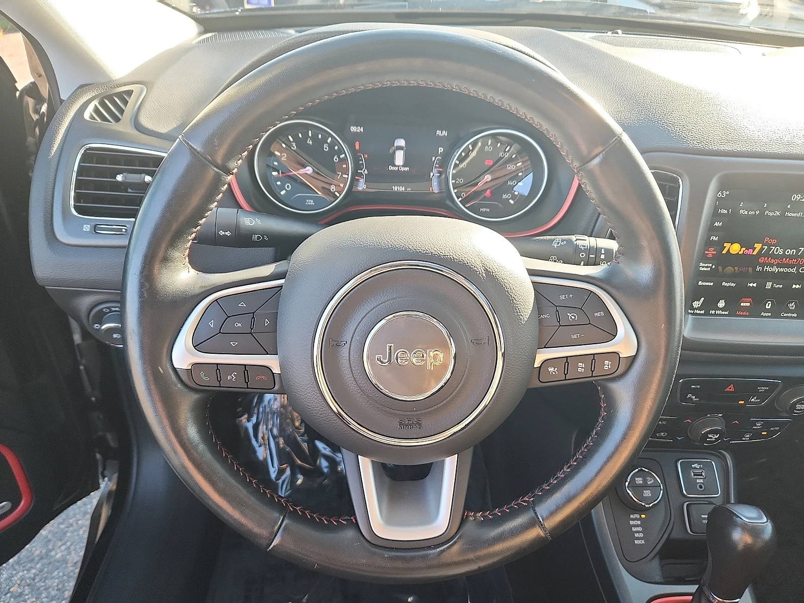 Used 2021 Diamond Black Jeep Trailhawk image 19