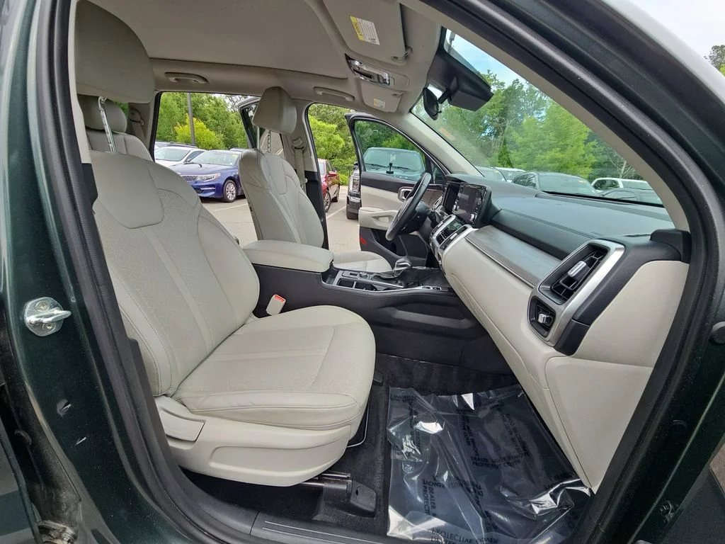Used 2022 Green Kia X-Line EX image 10