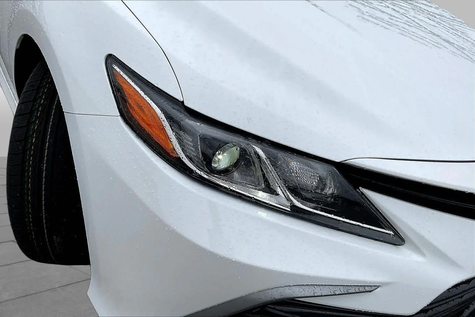 Used 2024 Ice Cap Toyota LE image 28