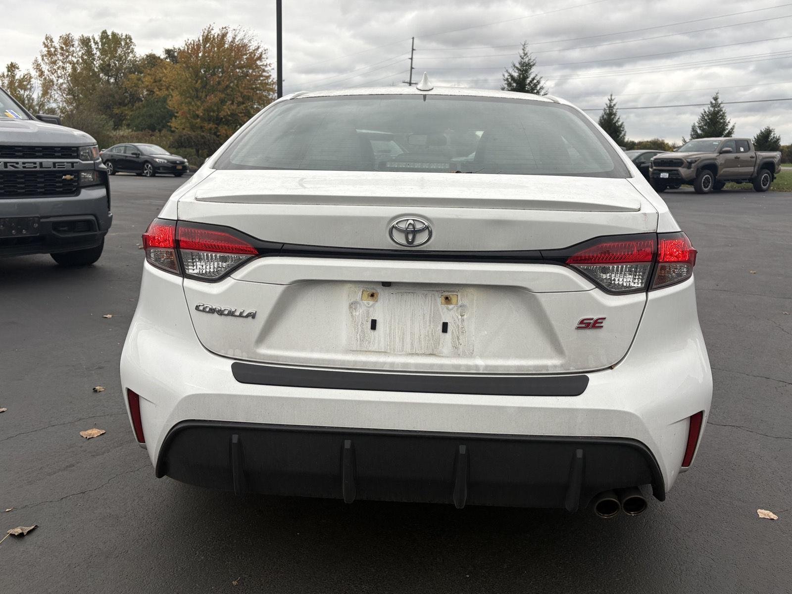 Used 2024 Ice Cap Toyota SE image 12