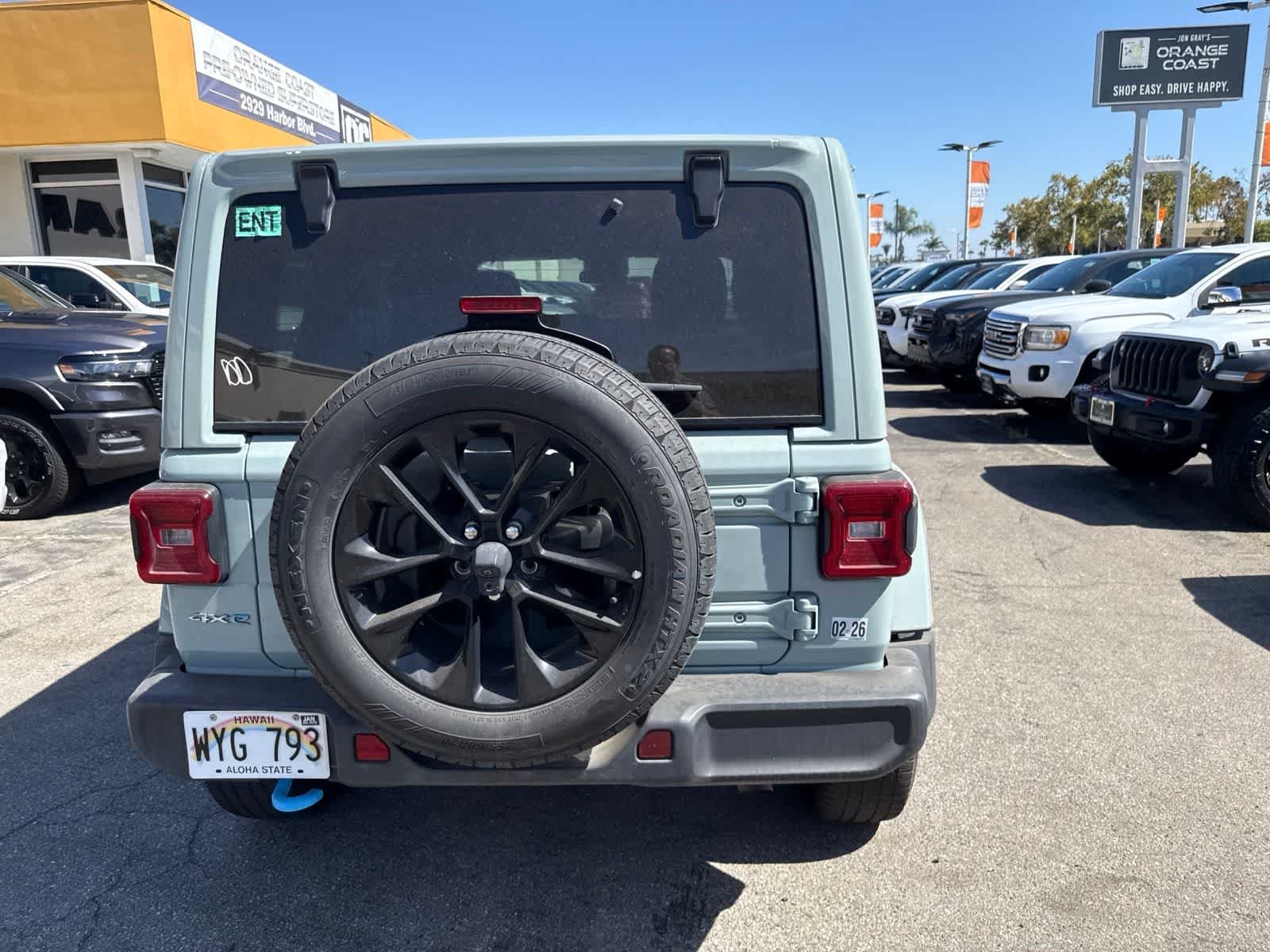 Used 2024 Earl Clearcoat Jeep Sahara image 17