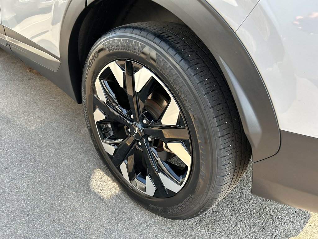 Used 2023 Wolf Gray Kia X-Line image 6