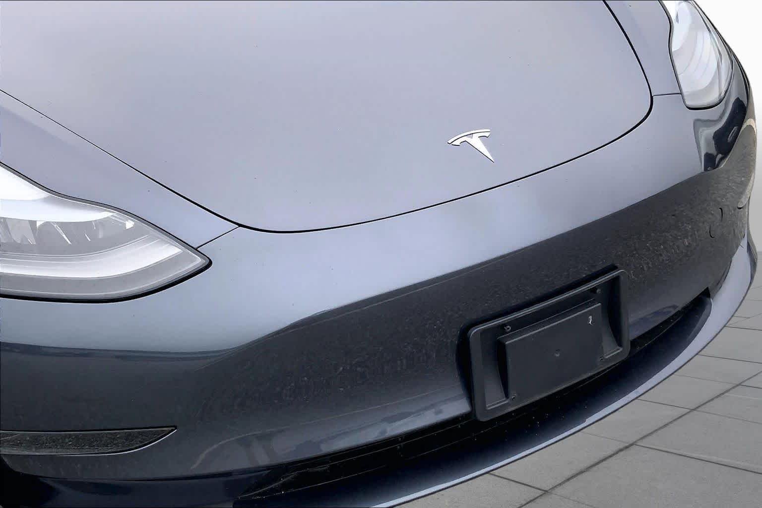 Used 2023  Tesla  image 27