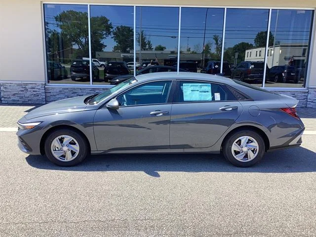 New 2026 Ecotronic Gray Pearl Hyundai SE image 2