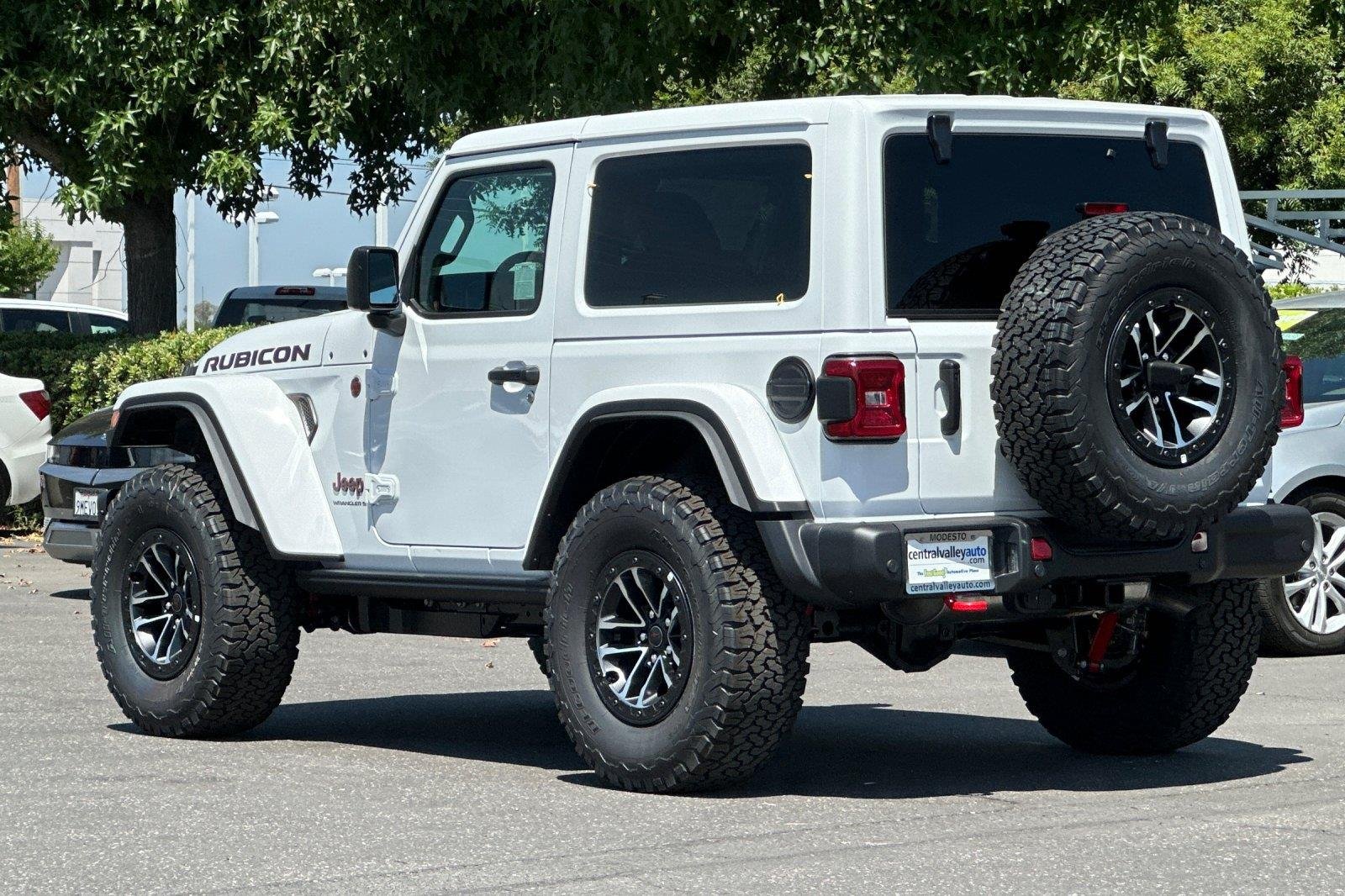 New 2026 Bright White Clearcoat Jeep Rubicon X image 6
