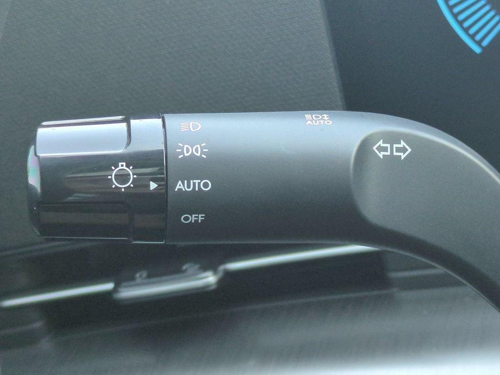 New 2027 Green Hyundai SE FWD image 28