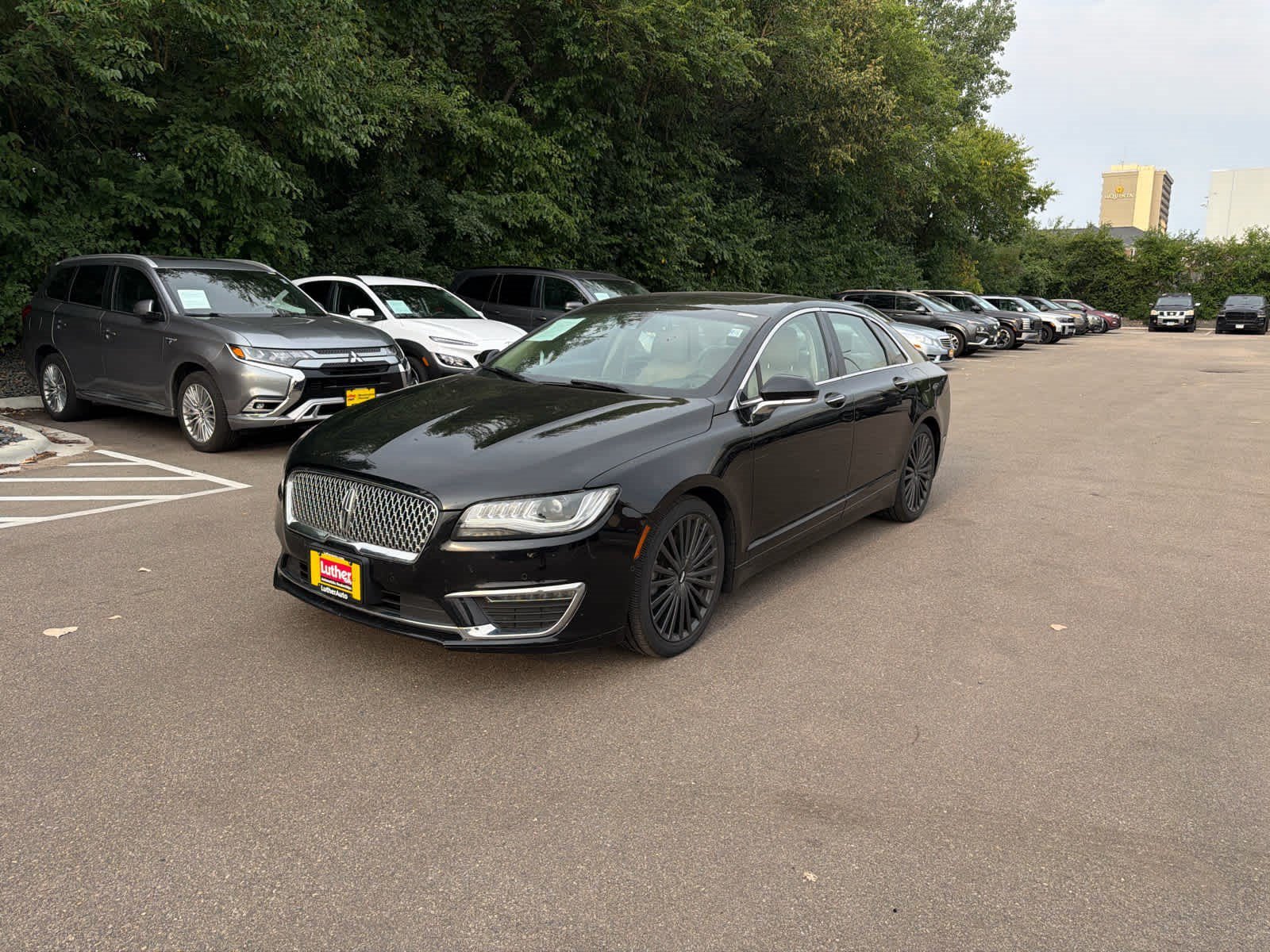 Used 2018 Black Velvet Lincoln Hybrid Reserve image 4