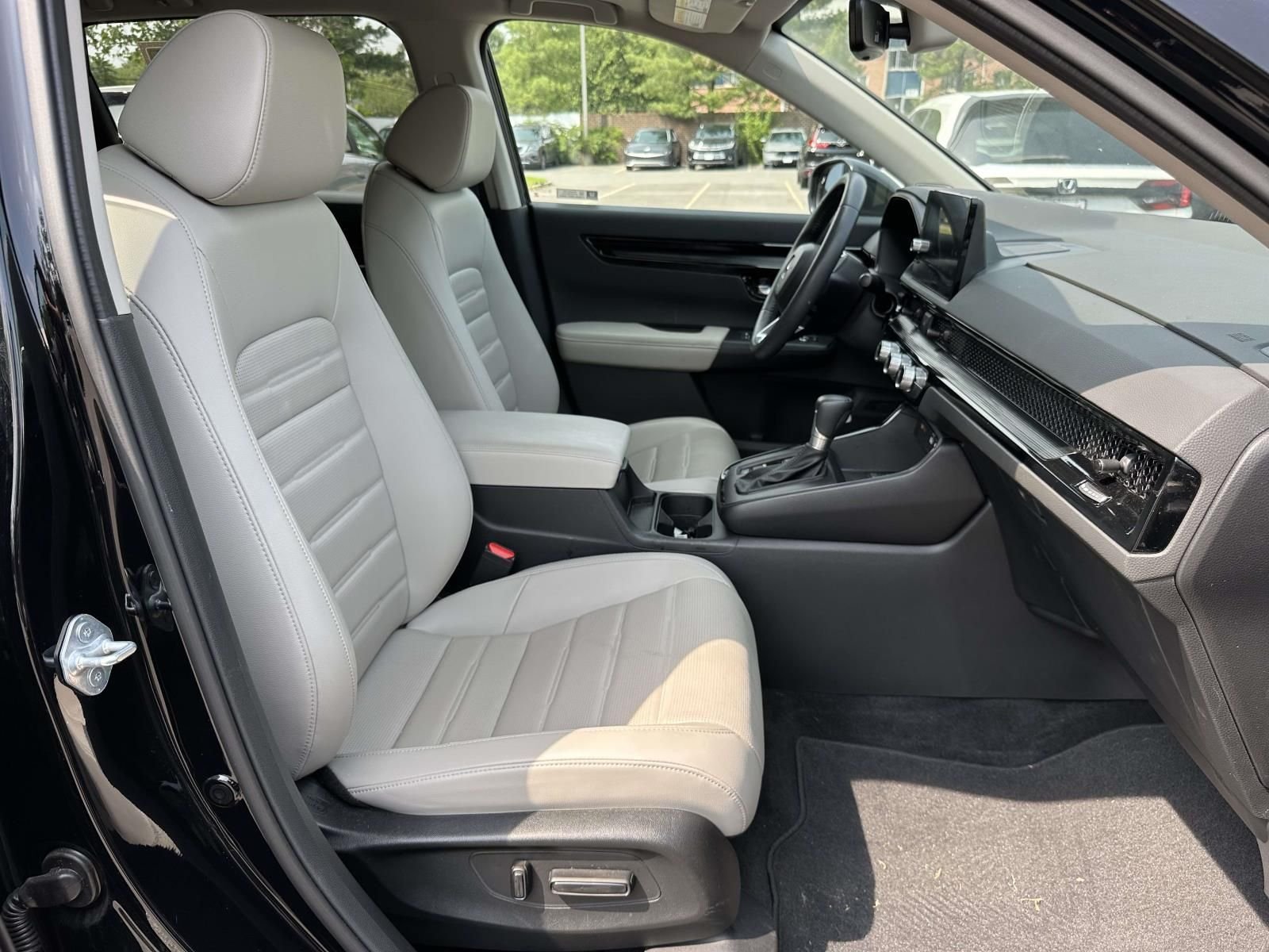Used 2024  Honda EX-L image 34