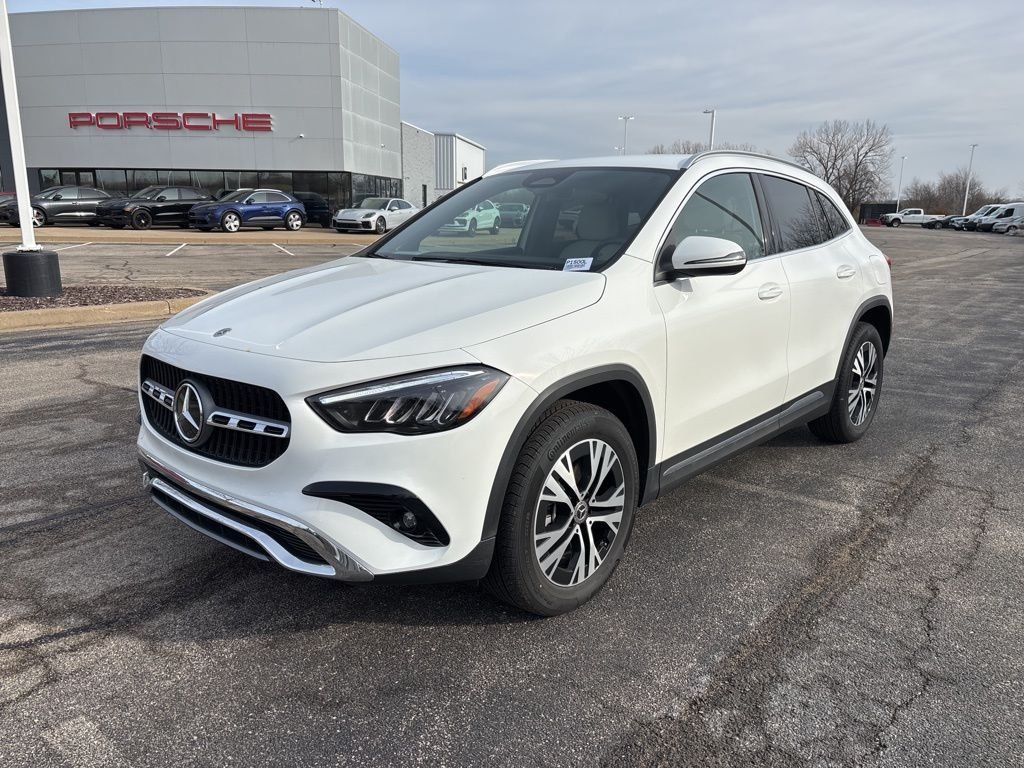 Used 2025 White Mercedes-Benz GLA 250 image 1