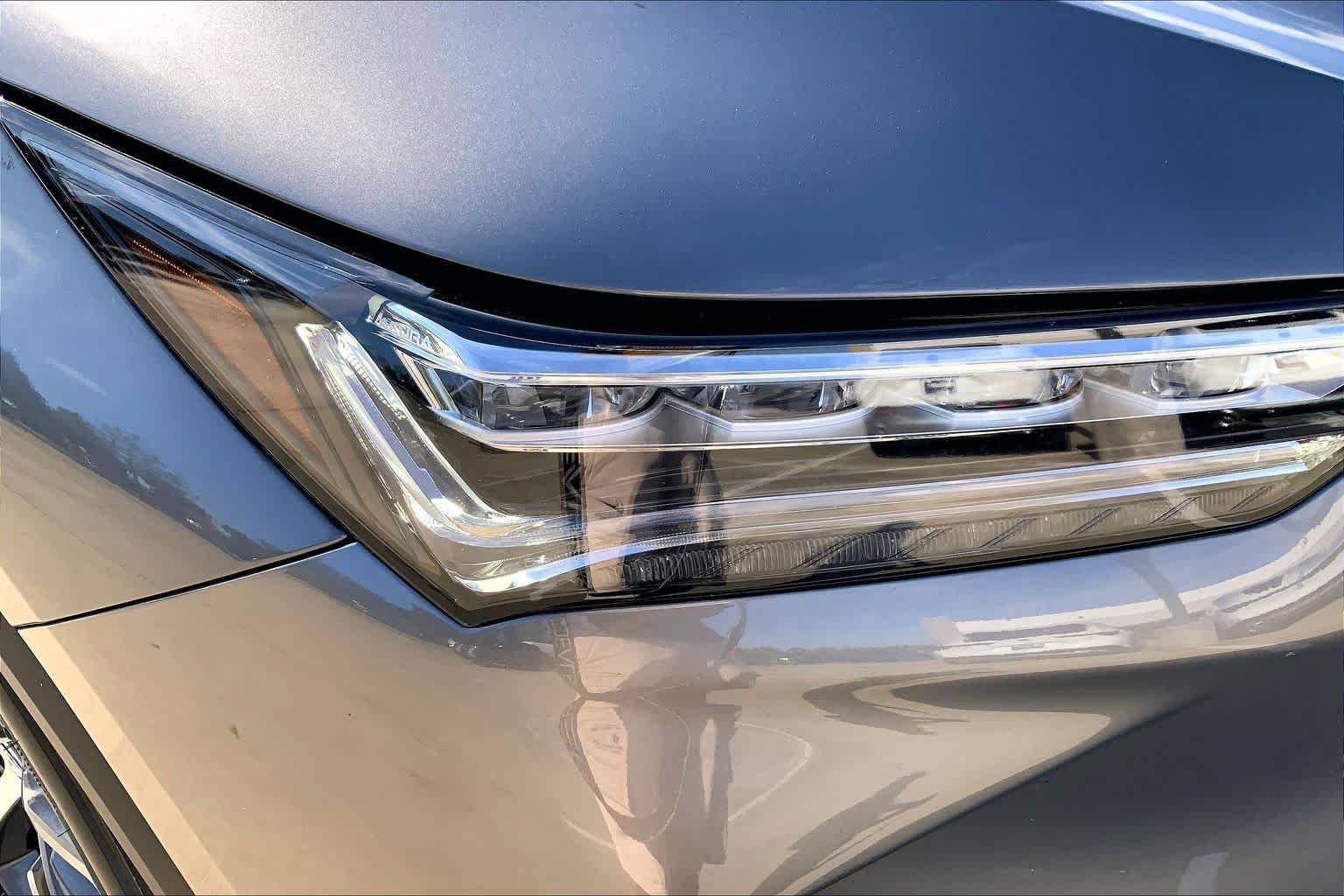 Used 2025 Liquid Carbon Metallic Acura w/Technology Package image 28
