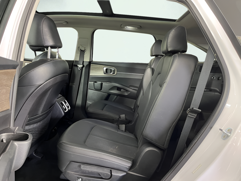 2021 Kia Sorento EX - Photo 12