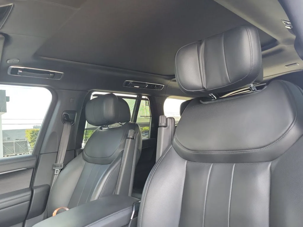 Used 2023 Santorini Black Metallic Land Rover Autobiography image 20