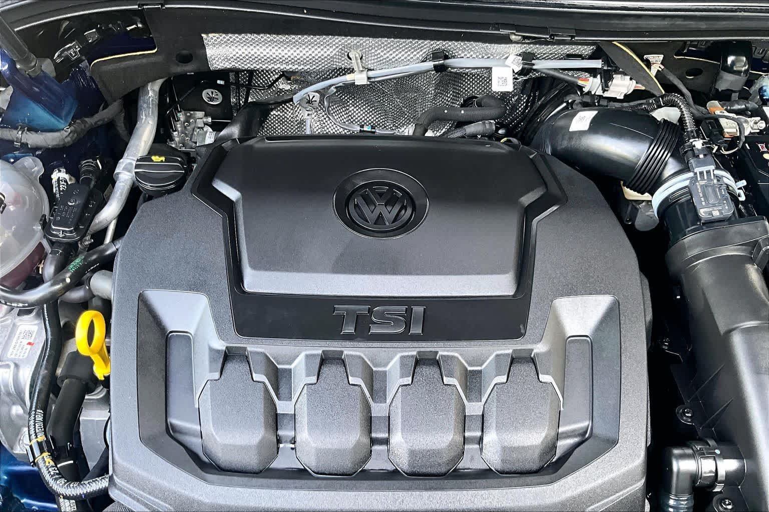 Certified Used 2024 Atlantic Blue Metallic Volkswagen SE image 31