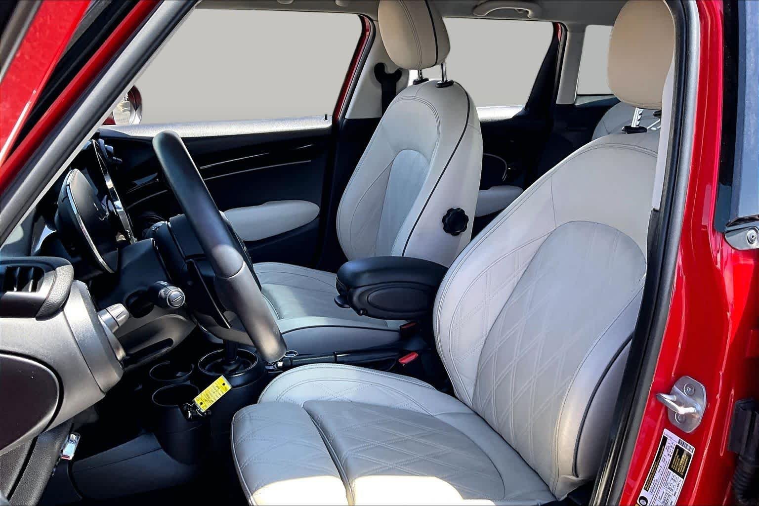 Used 2023 Chili Red MINI Cooper S image 9