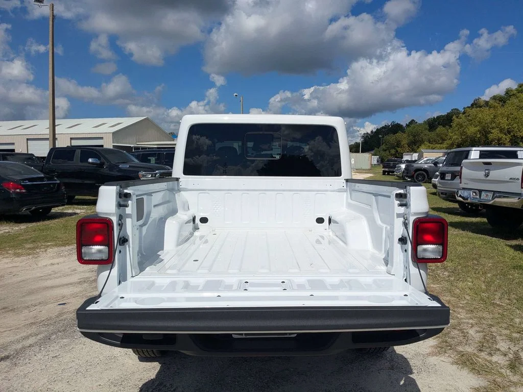 New 2026 Bright White Clear-Coat Exterior Paint Jeep Sport S image 12