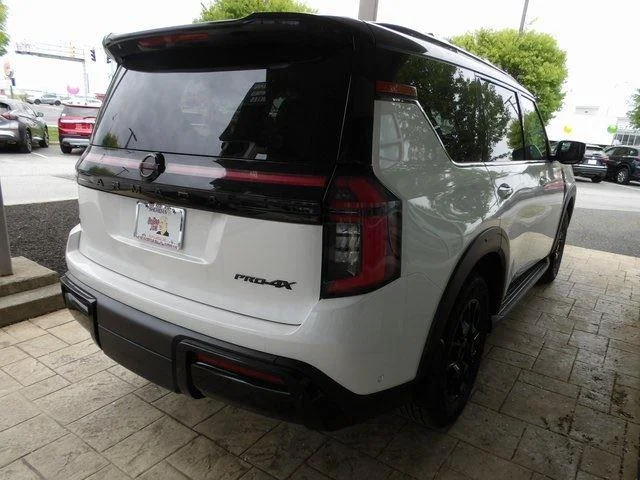 2025 Nissan Armada PRO-4X - Photo 7