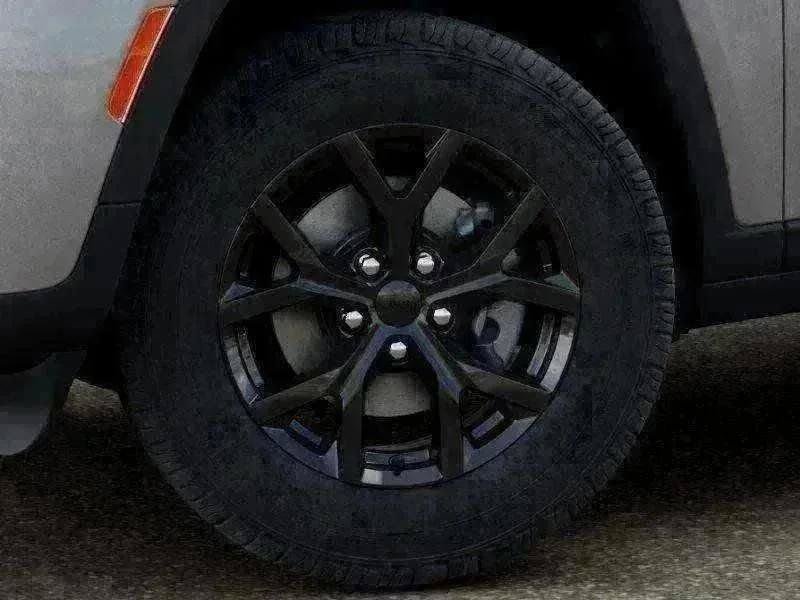 New 2026 Silver Zynith Exterior Paint Jeep Altitude image 95