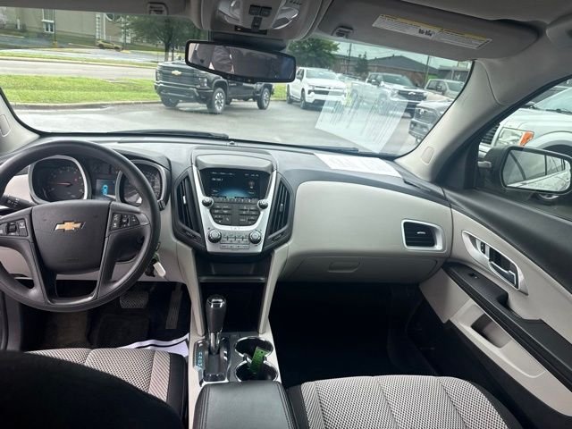 Used 2017 Silver Chevrolet LS image 29
