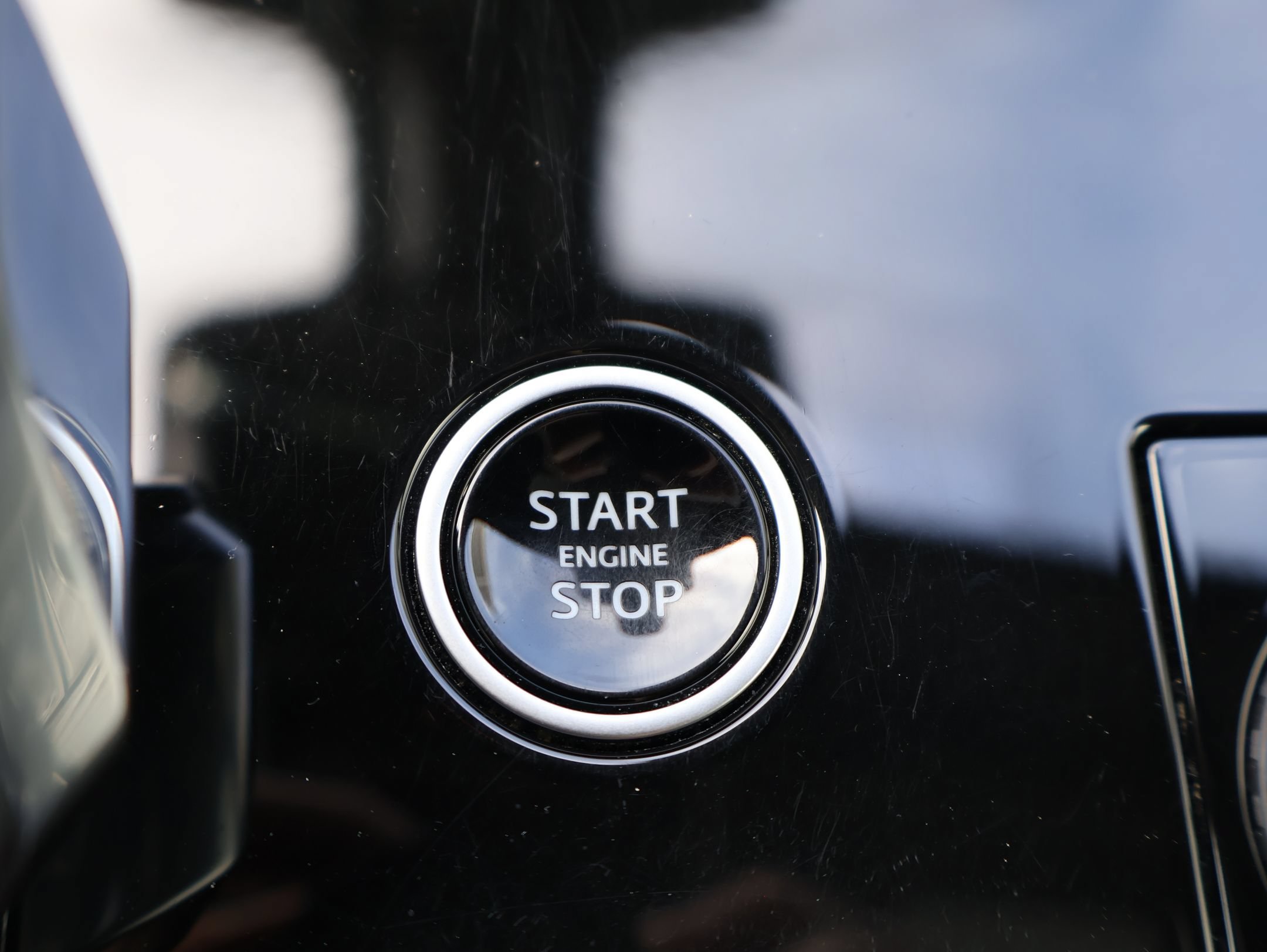 Used 2023 Fuji White Land Rover Autobiography image 21