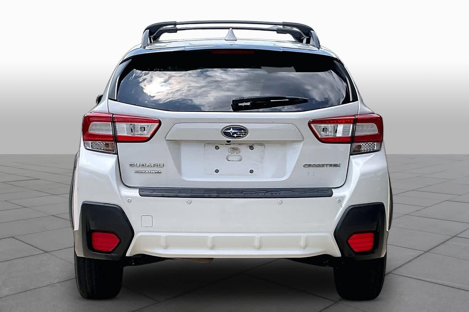 Used 2018 Crystal White Pearl Subaru Limited image 5