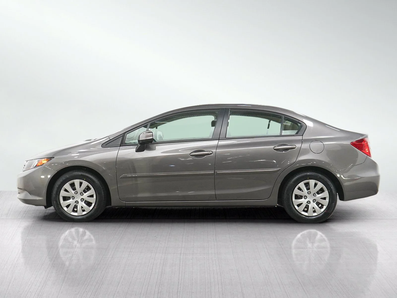 Used 2012 Urban Titanium Metallic Honda 4dr Auto LX image 2