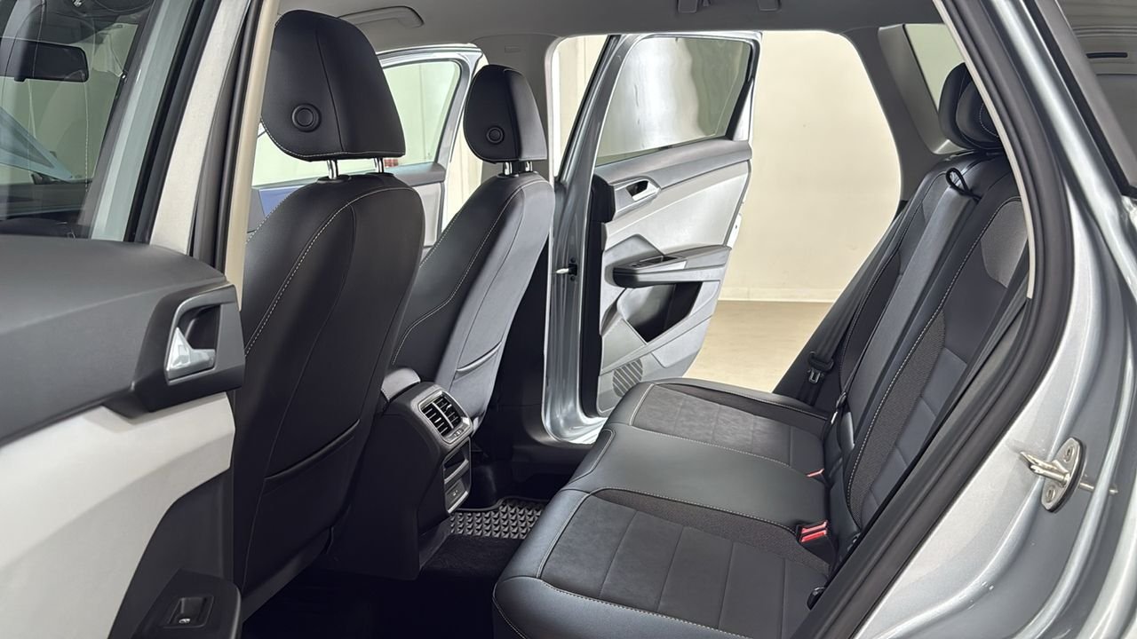 Used 2022  Volkswagen 1.5T SE image 15