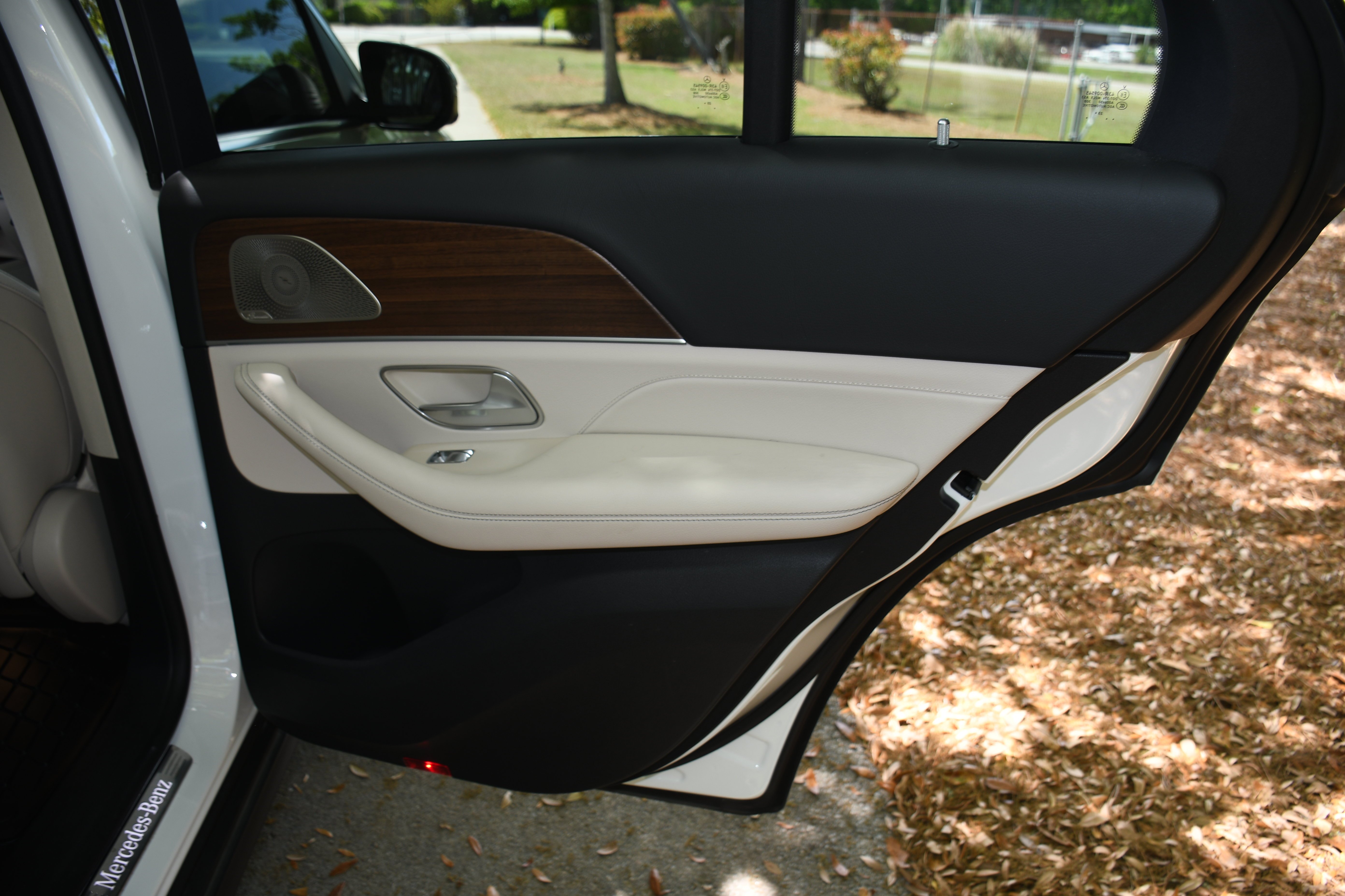 Used 2024 White Mercedes-Benz GLE 450 image 19