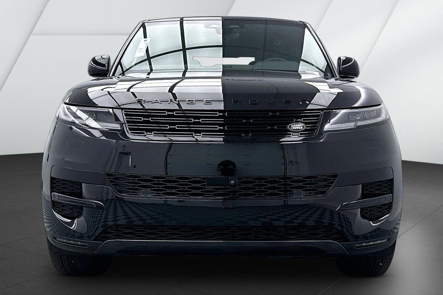 New 2026 Santorini Black Metallic Land Rover SE image 2
