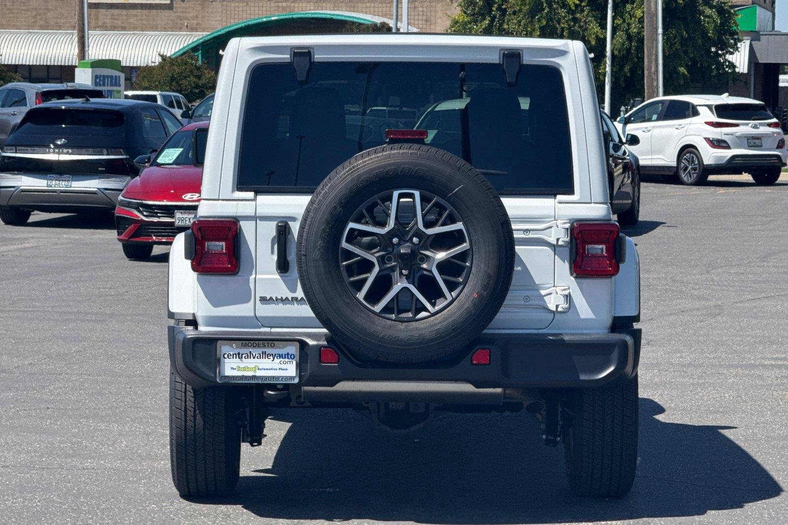 New 2026 Bright White Clearcoat Jeep Sahara image 5