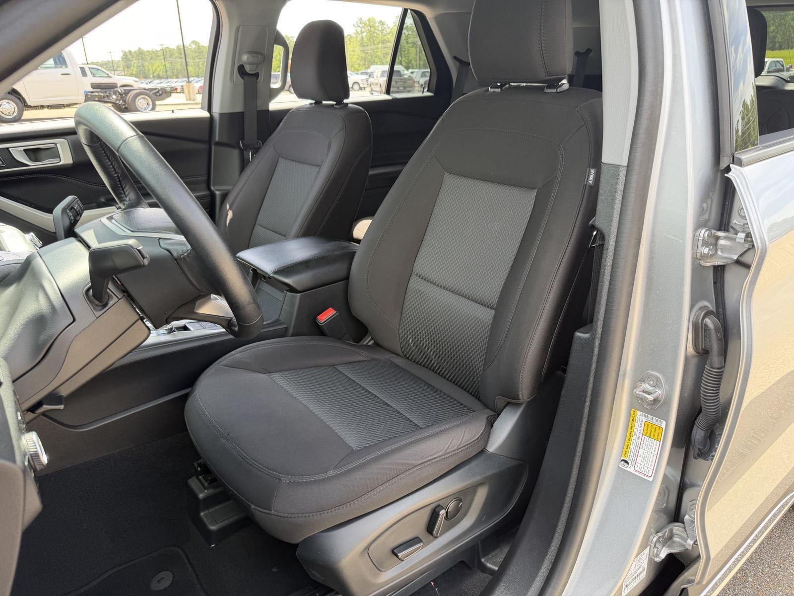 Used 2023 Iconic Silver Ford XLT image 16