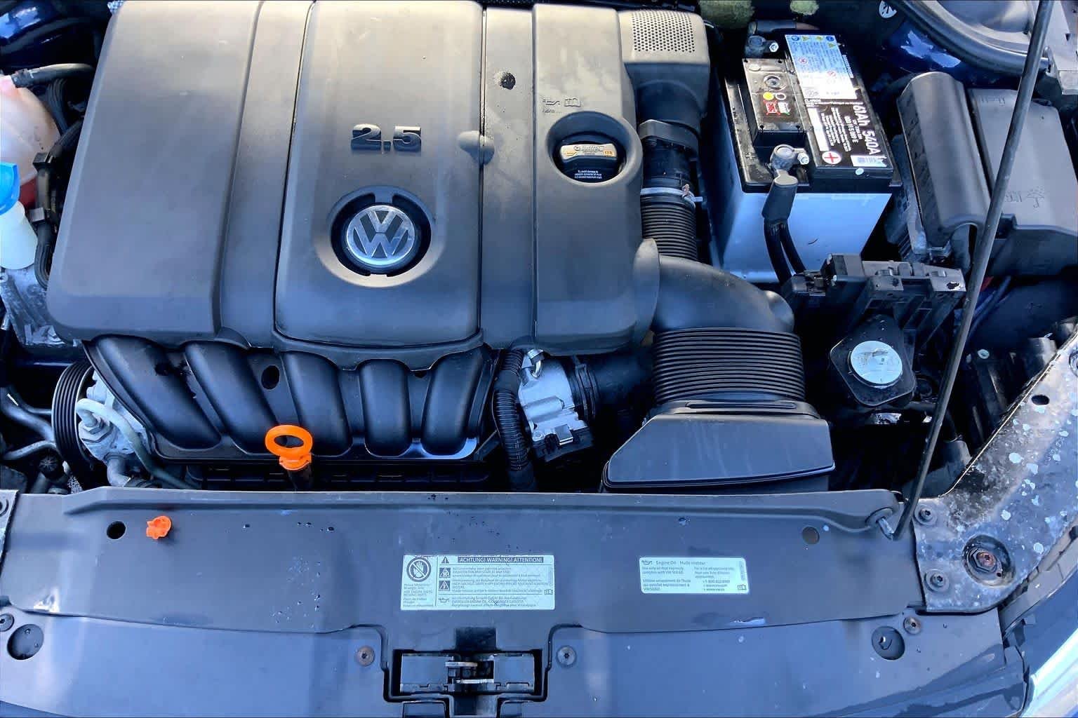 Used 2013 Tempest Blue Metallic Volkswagen SE image 31