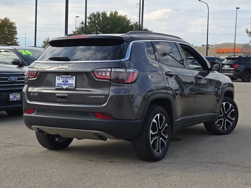 Used 2023 Crystal Metallic Jeep Limited image 10